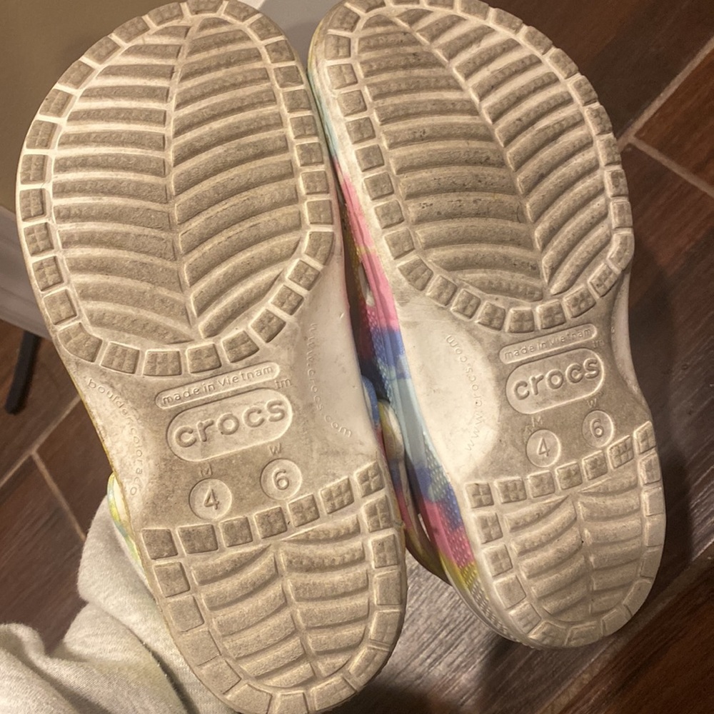 Color Crocs - Picture 4 of 4